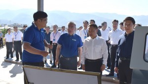 5月6日，，，，，，，，国度水利部深入农业水价综合鼎新、推动现代化灌区建设现场会在云南省元谋县成功召开，，，，，，，，水利部部长李国英、云南省省长王予波等在元谋项目展厅听取了董事长王浩宇关于jxf体育节水参加两手发力建设现代化灌区的汇报，，，，，，，，并赐与了充分注定。。。。。。。。